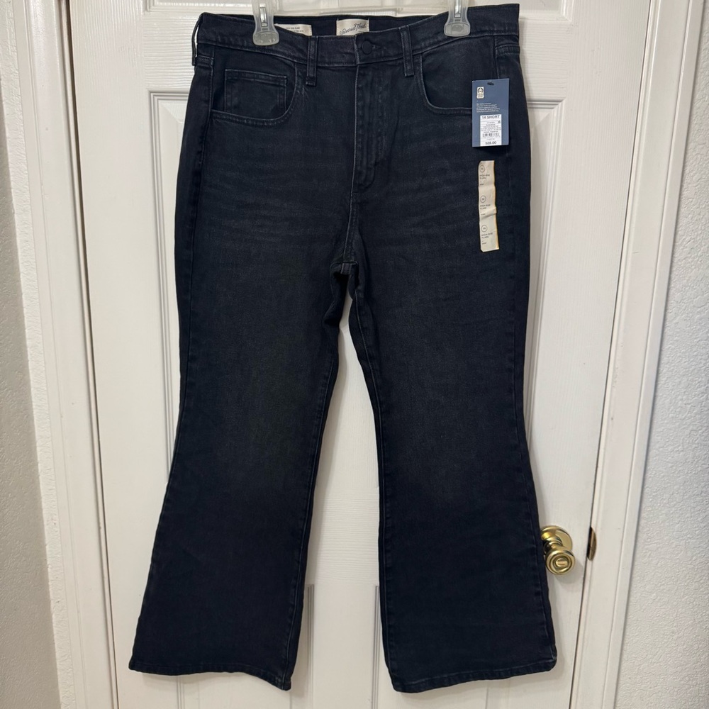 Universal Thread Black Denim Jeans Women’s Size 14 Short High-Rise Flare NWT